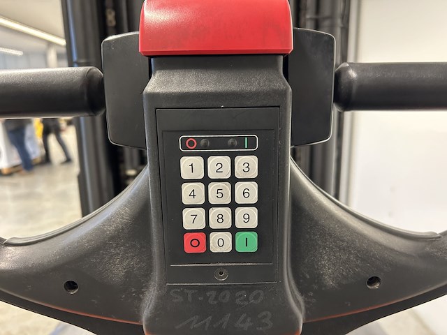 Bt spe 160l stapelaar - bj 2003 - afbeelding 4 van  8