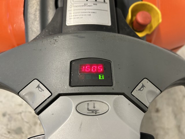 Bt spe 160l stapelaar - bj 2003 - afbeelding 5 van  8