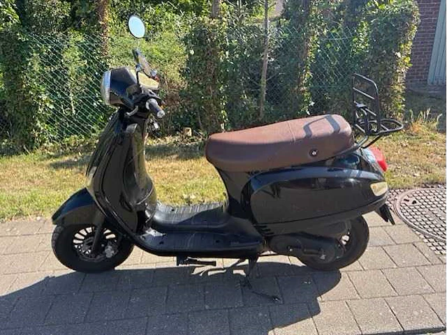Btc riva scooter - afbeelding 2 van  8