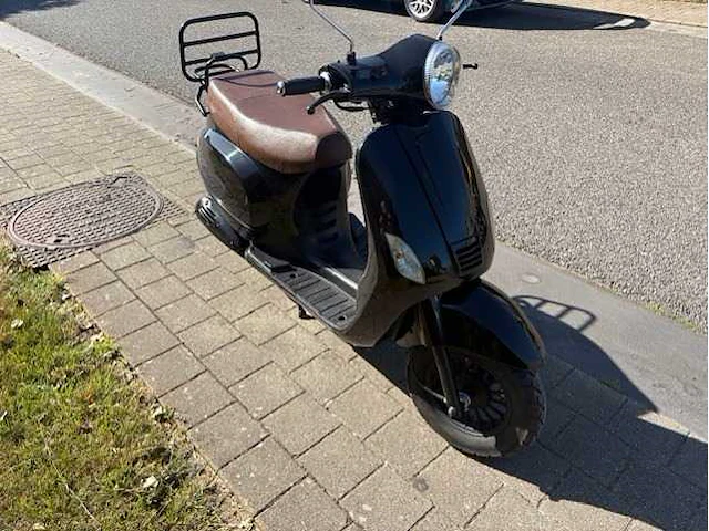Btc riva scooter - afbeelding 4 van  8