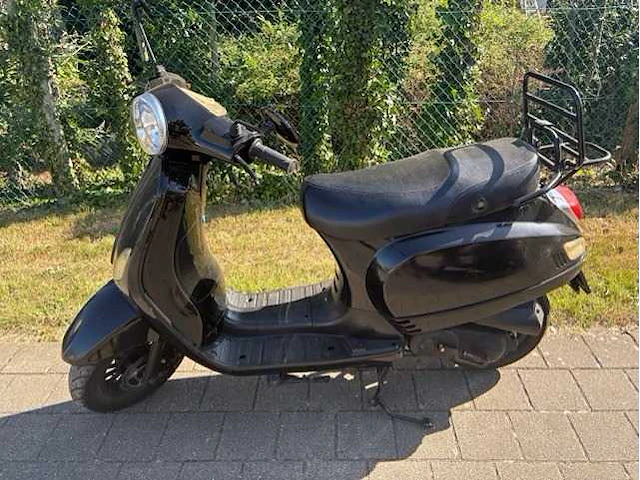 Btc riva scooter - afbeelding 1 van  5