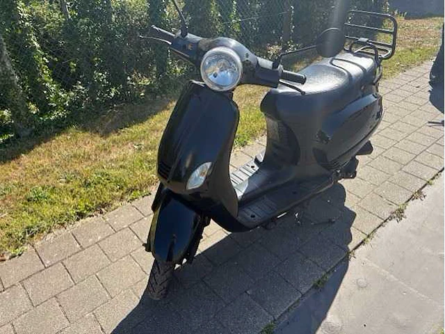 Btc riva scooter - afbeelding 1 van  6