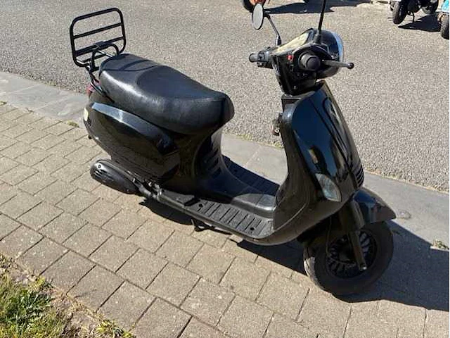Btc riva scooter - afbeelding 4 van  6