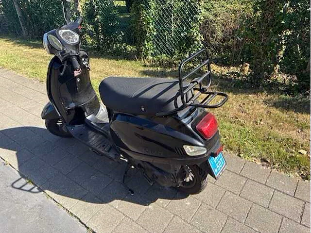 Btc riva scooter - afbeelding 7 van  7