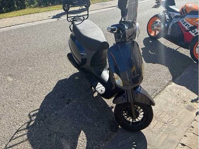 Btc riva scooter - afbeelding 3 van  5