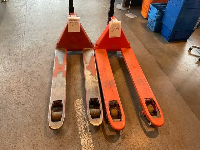 Bt/toyota hand hydraulische palletwagen (2x) - afbeelding 2 van  6