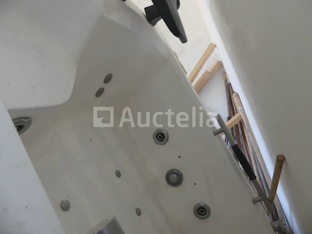 Bubbelbad, merk en model onbekend - afbeelding 1 van  6