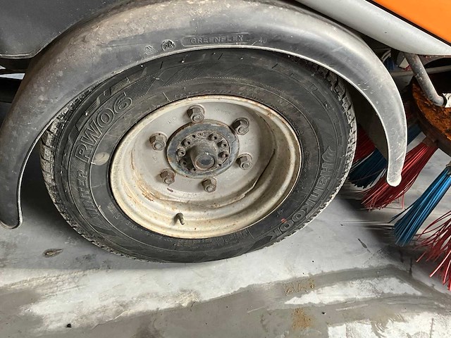 Bucher citycat 2020 veegmachine - zugg sneeuwploeg - afbeelding 19 van  43