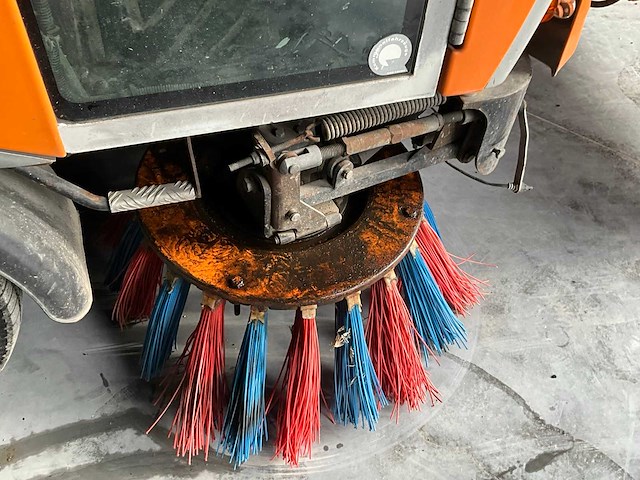 Bucher citycat 2020 veegmachine - zugg sneeuwploeg - afbeelding 20 van  43