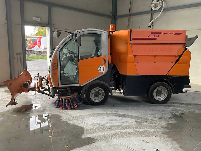 Bucher citycat 2020 veegmachine - zugg sneeuwploeg - afbeelding 12 van  43
