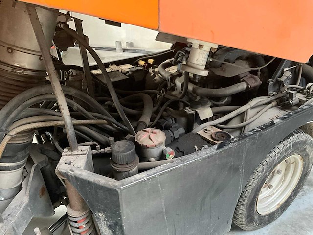 Bucher citycat 2020 veegmachine - zugg sneeuwploeg - afbeelding 36 van  43