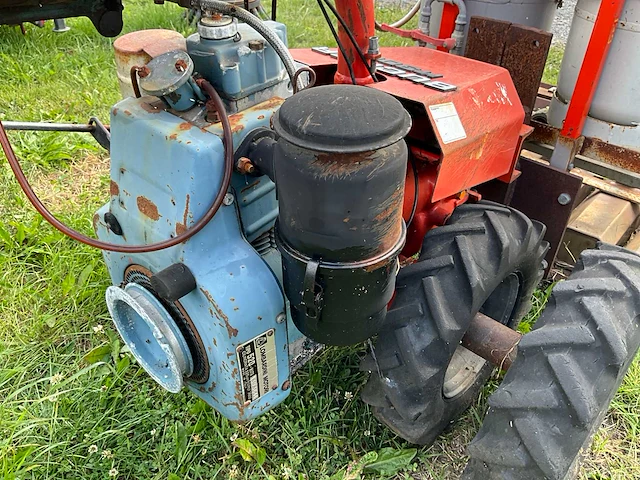 Bucher m300 werktuigdrager met onkruidbrander - afbeelding 2 van  12