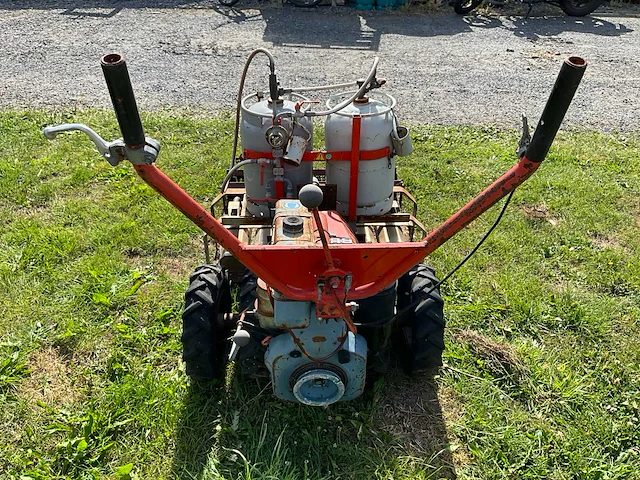 Bucher m300 werktuigdrager met onkruidbrander - afbeelding 7 van  12