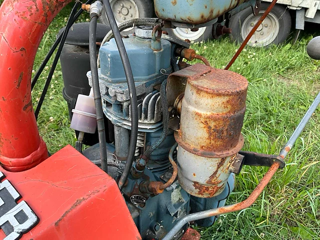 Bucher m300 werktuigdrager met onkruidbrander - afbeelding 12 van  12