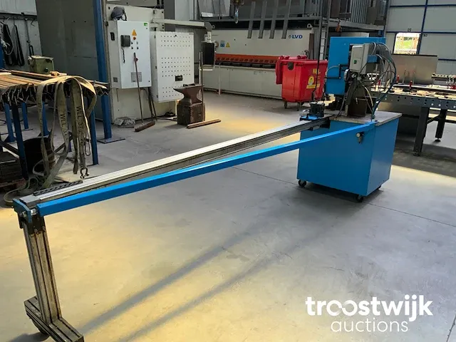 Buis-boor-freesmachine - afbeelding 6 van  20