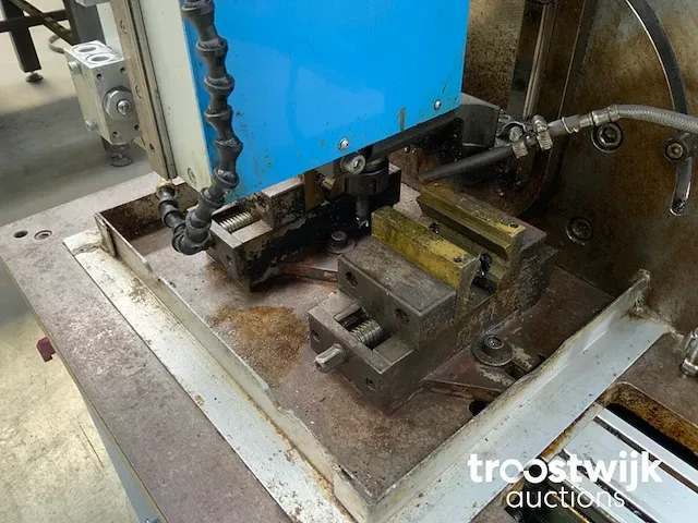 Buis-boor-freesmachine - afbeelding 18 van  20