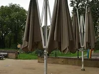 Buiten parasol, 2 armen 350x350, geschroefd