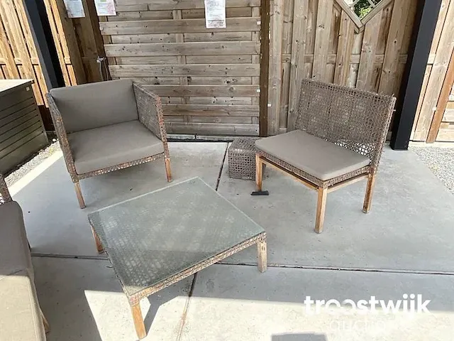 Buiten salon - afbeelding 5 van  5