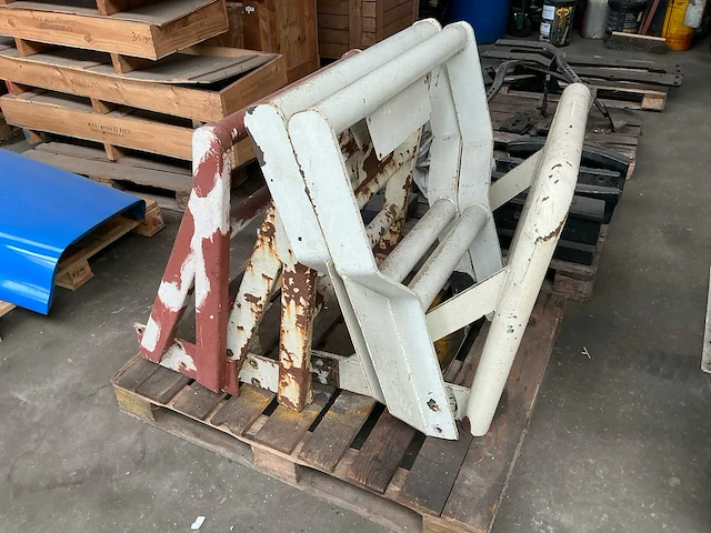 Bullbar voor tractor - afbeelding 1 van  6
