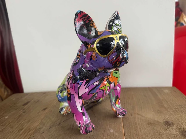 Bulldog zit bril graffiti h22cm - afbeelding 2 van  3