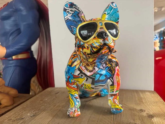 Bulldog zit bril graffiti h33cm - afbeelding 2 van  3