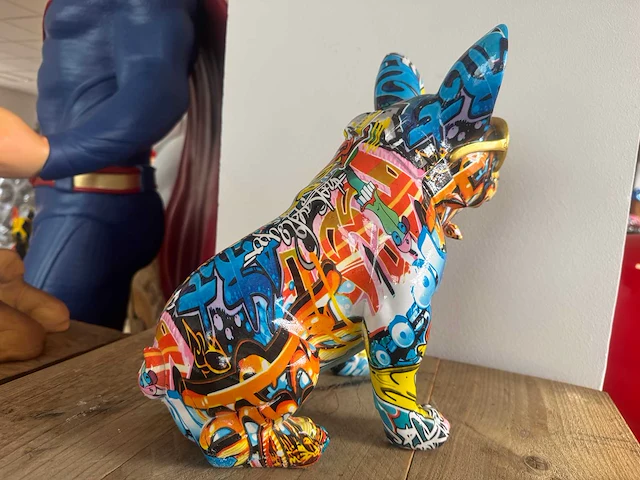 Bulldog zit bril graffiti h33cm - afbeelding 3 van  3