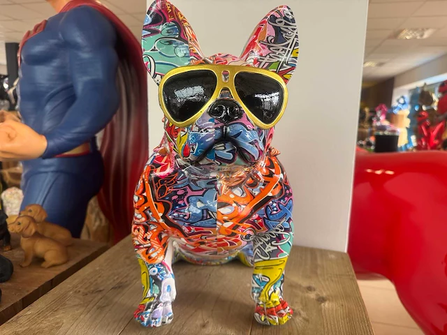 Bulldog zit bril graffiti h45cm - afbeelding 1 van  3
