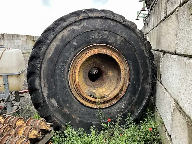 Bulldozer banden en velgen michelin 37.25r35 - afbeelding 5 van  6