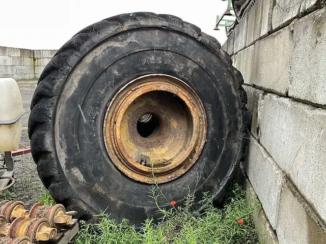 Bulldozer banden en velgen michelin 37.25r35 - afbeelding 6 van  6