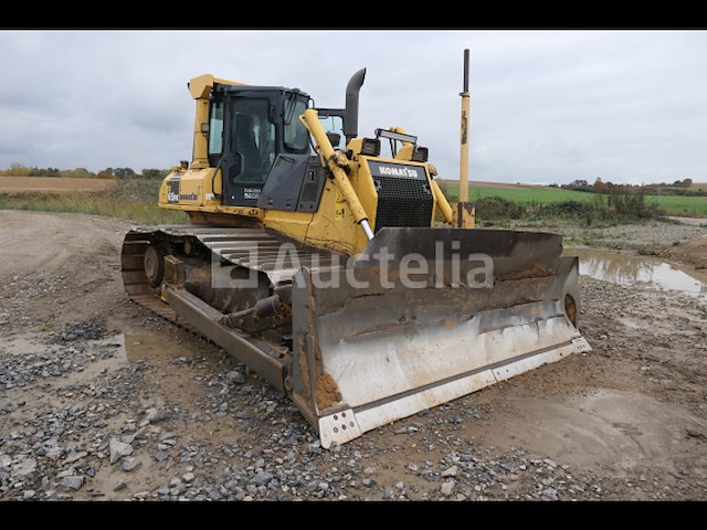 Bulldozer komatsu d65px-15eo - afbeelding 1 van  17