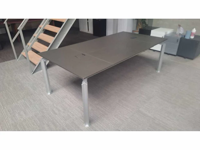 Bulo - h2o - conference table - afbeelding 1 van  10