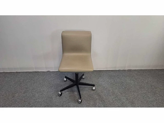 Bulo - tab chair - design vergaderstoel (7x) - afbeelding 1 van  9