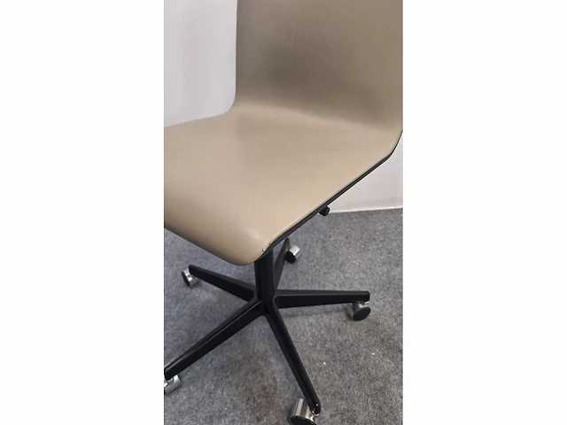 Bulo - tab chair - design vergaderstoel (7x) - afbeelding 5 van  9