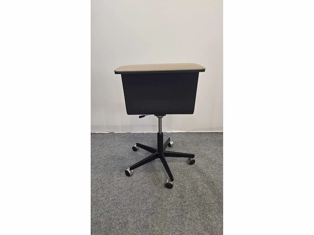 Bulo - tab chair - design vergaderstoel (7x) - afbeelding 7 van  9