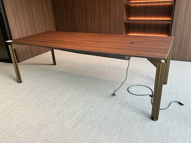 Bulo design bureautafel - afbeelding 1 van  5