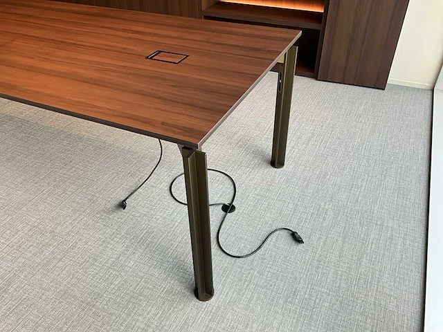 Bulo design bureautafel - afbeelding 2 van  5