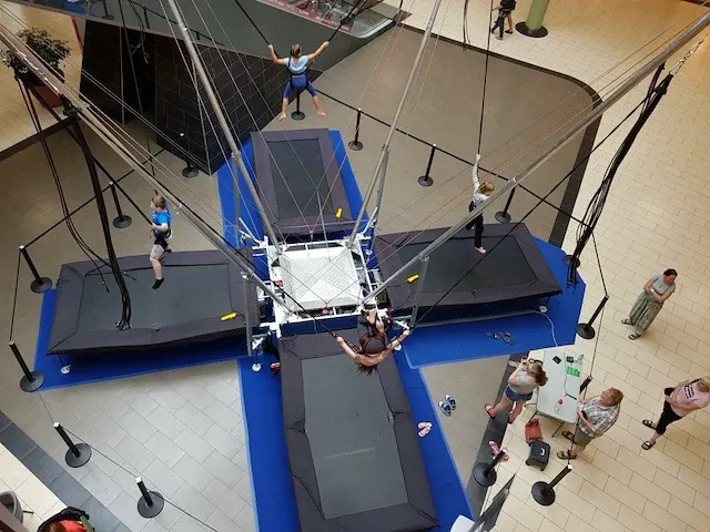 Bungee trampoline - 4 persoons mobiel - afbeelding 1 van  12