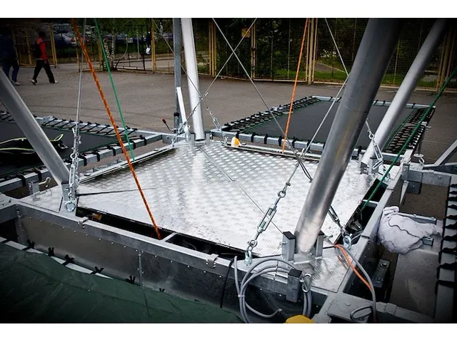 Bungee trampoline - 4 persoons mobiel - afbeelding 6 van  12