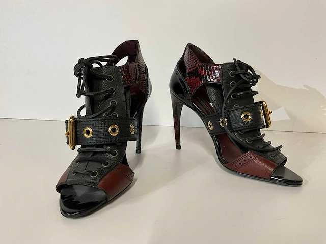 Burberry hak - afbeelding 1 van  7