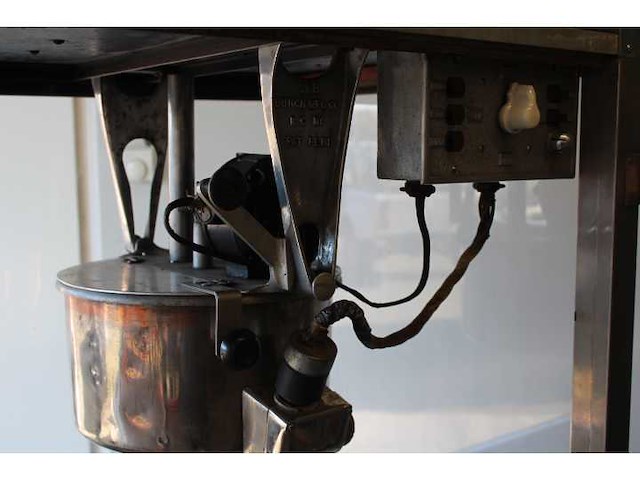 Burch manufacturing company - 1940 - popcornautomaat - afbeelding 5 van  8