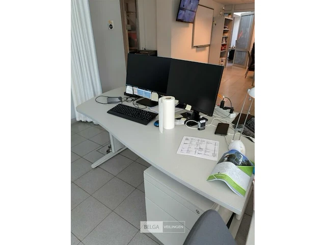 Bureau 180x80 cm met ladeblok - afbeelding 1 van  1