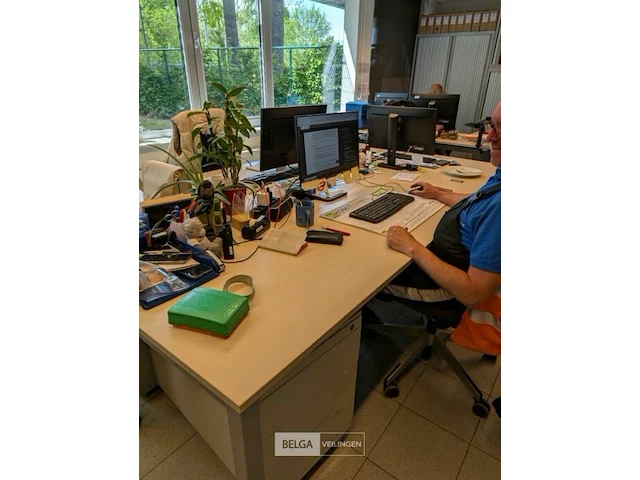 Bureau 200x80 cm met ladeblok - afbeelding 1 van  1
