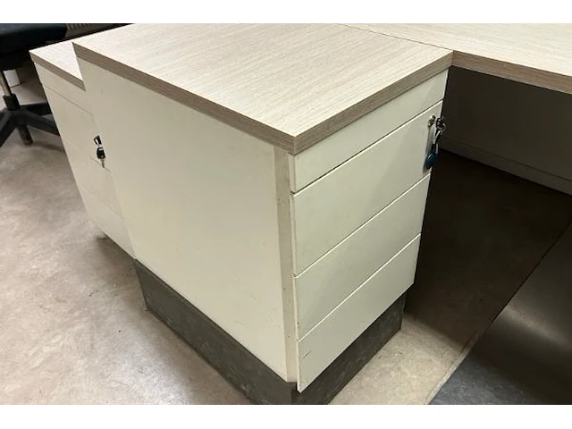 Bureau, 2stoelen - afbeelding 2 van  7
