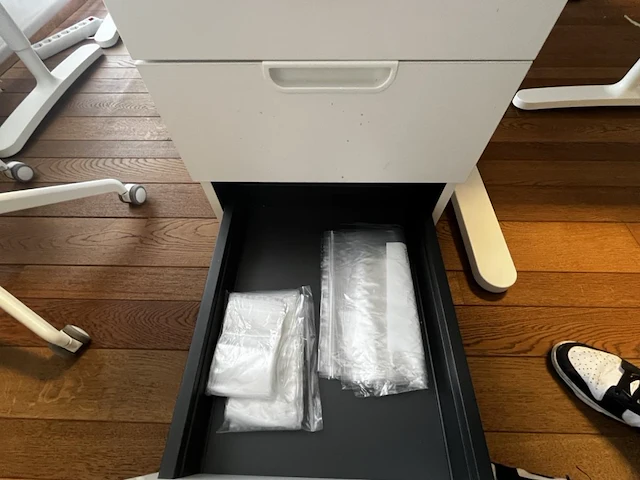 Bureau eiland incl 3 werkplekken + 2 stoelen & akoestische schermen - afbeelding 13 van  13