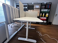 Bureau eiland incl 3 werkplekken + 2 stoelen & akoestische schermen - afbeelding 2 van  13