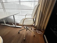 Bureau eiland incl 3 werkplekken + 2 stoelen & akoestische schermen - afbeelding 6 van  13