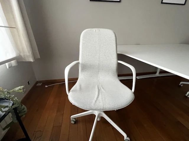 Bureau eiland incl 3 werkplekken + 3 verrijdbare typiste stoelen - afbeelding 8 van  9