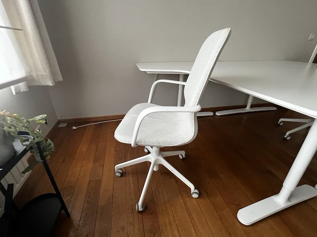 Bureau eiland incl 3 werkplekken + 3 verrijdbare typiste stoelen - afbeelding 9 van  9