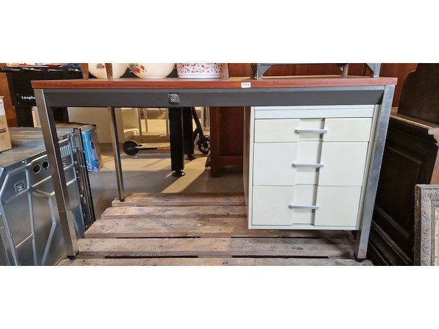 Bureau en 2 kastjes - afbeelding 1 van  5