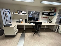 Bureau en stoel - afbeelding 1 van  5